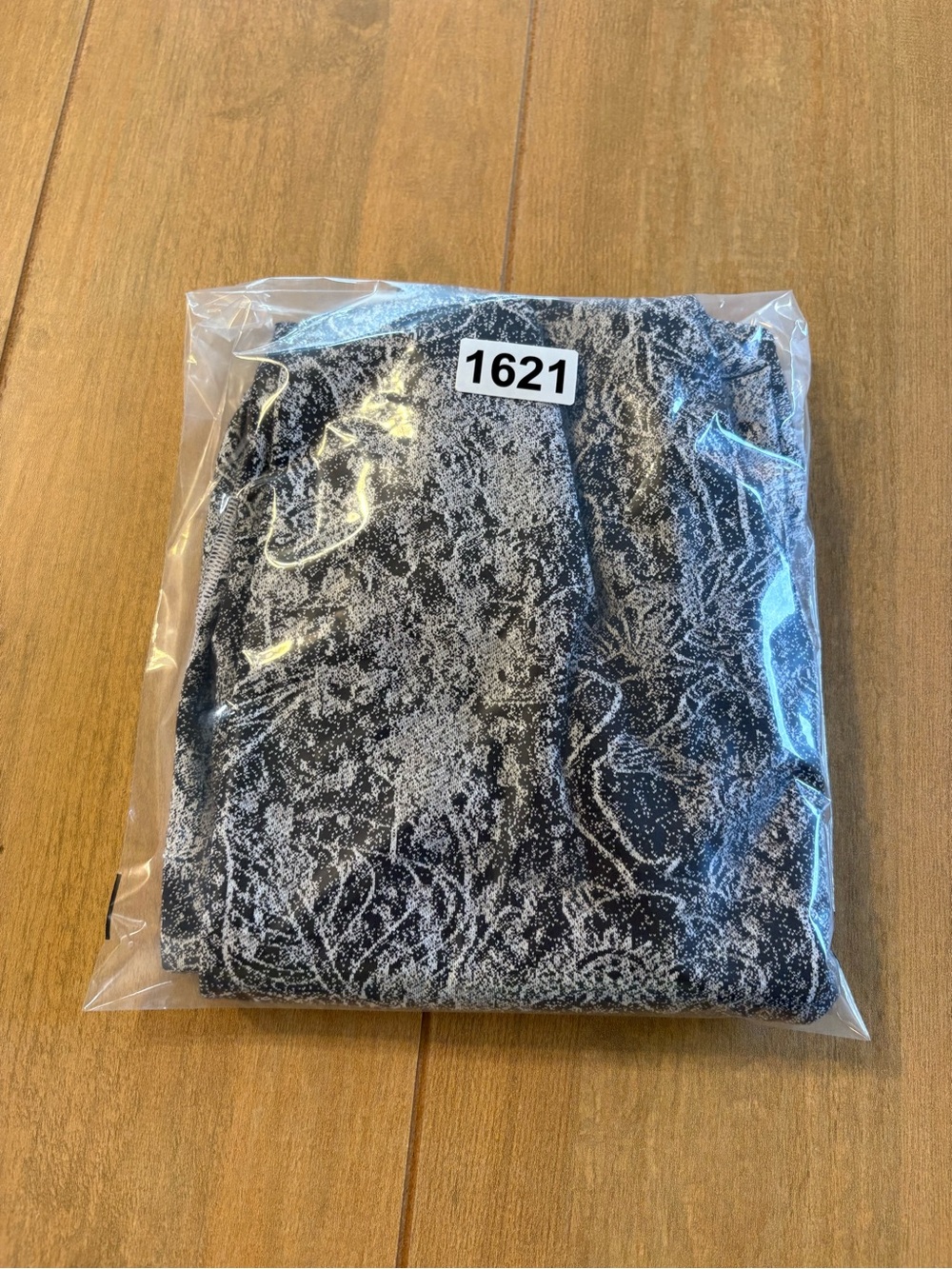 Athleta Elation Graffiti 7/8 Tight XL Floral Print Yoga Leggings Athleisure - Picture 12 of 12
